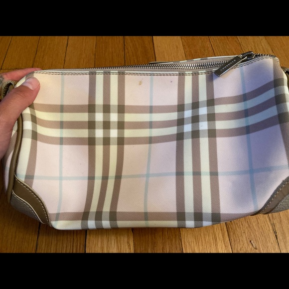 Burberry Purse - Picture 5 of 12